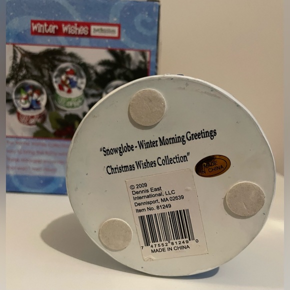 Winter Wishes Snowman Holiday Snow globe -  Christmas Decor - Picture 4 of 4